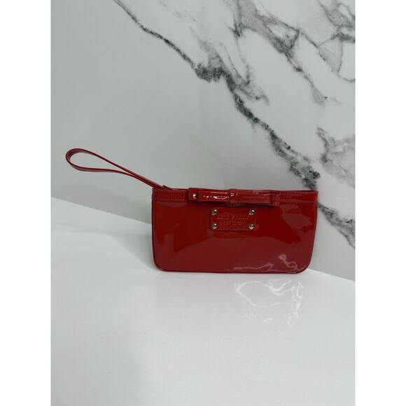 Kate Spade Red Patent Leather Bow Trim Wristlet Excellent 8” Wide - Picture 1 of 10